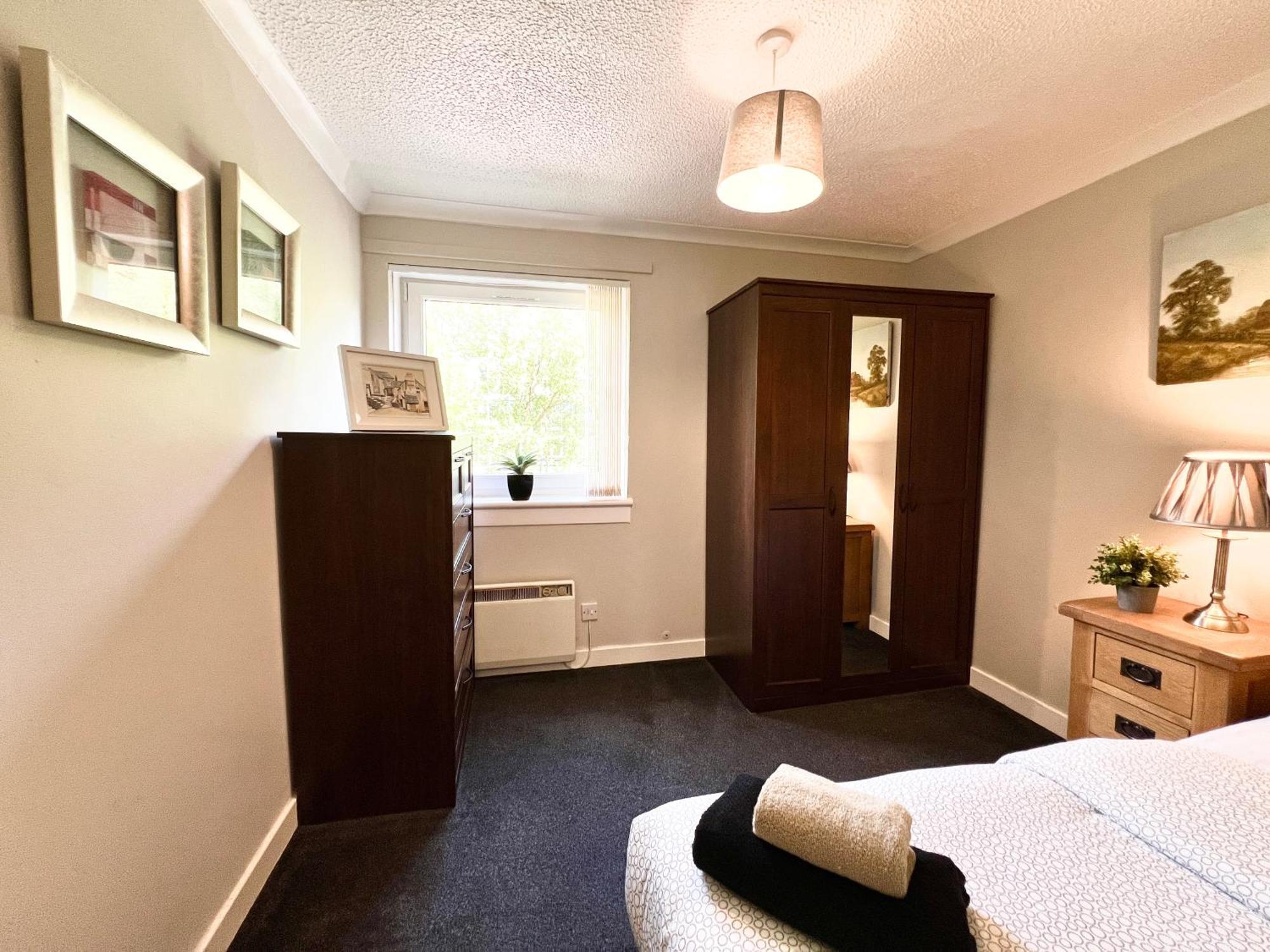 Spacious 2 Bed-Flat In Glasgow City - Free Parking Екстериор снимка