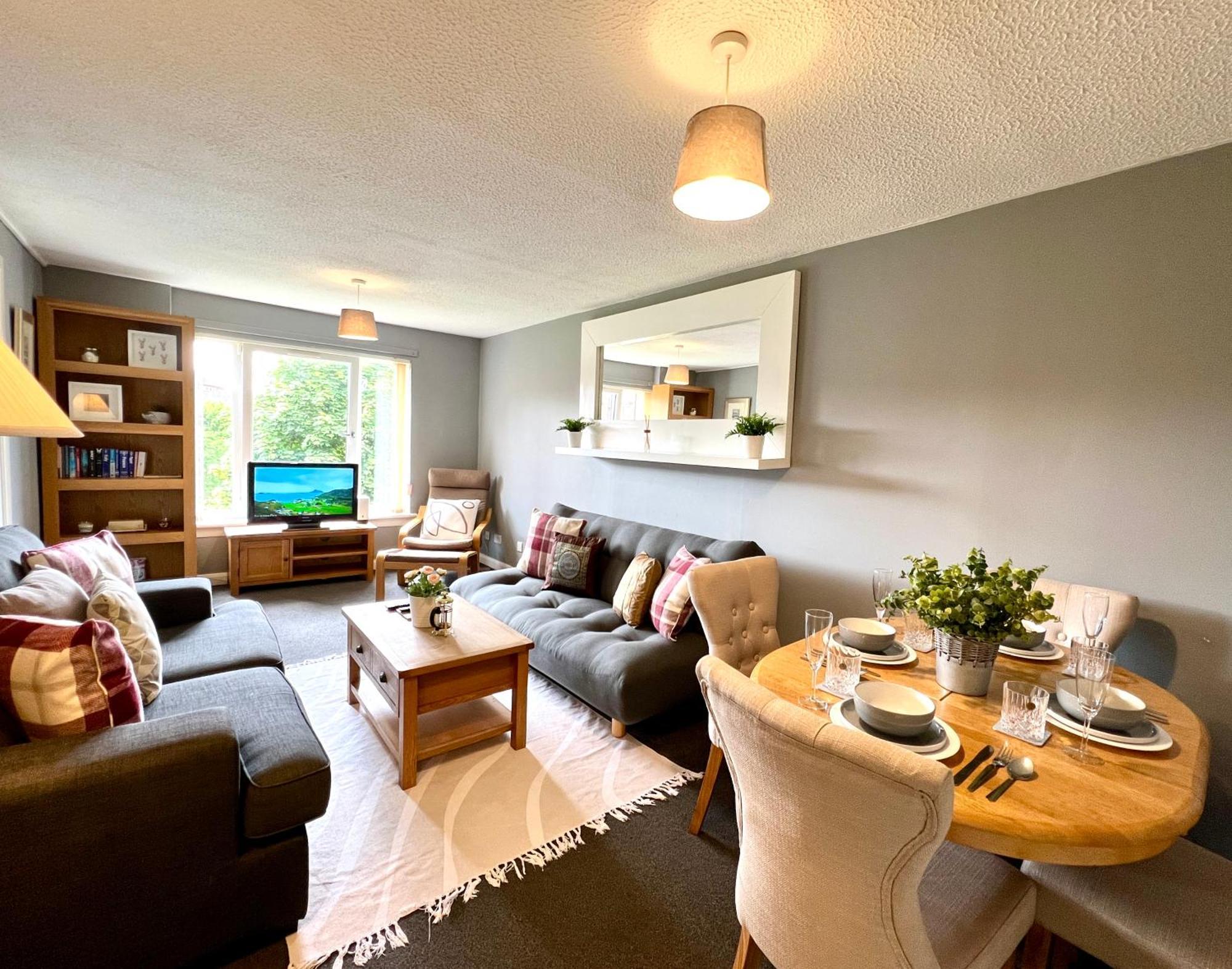 Spacious 2 Bed-Flat In Glasgow City - Free Parking Екстериор снимка