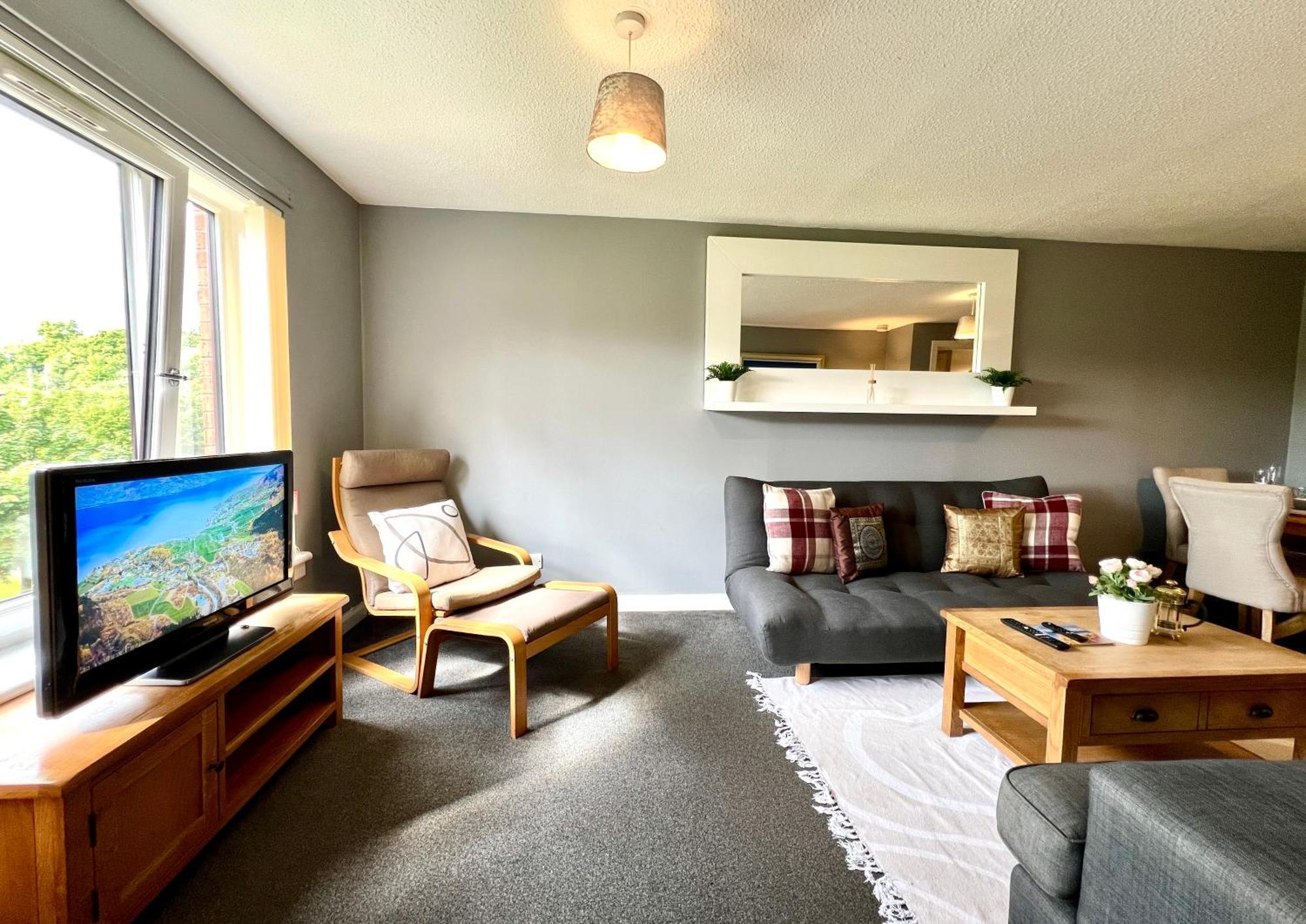 Spacious 2 Bed-Flat In Glasgow City - Free Parking Екстериор снимка