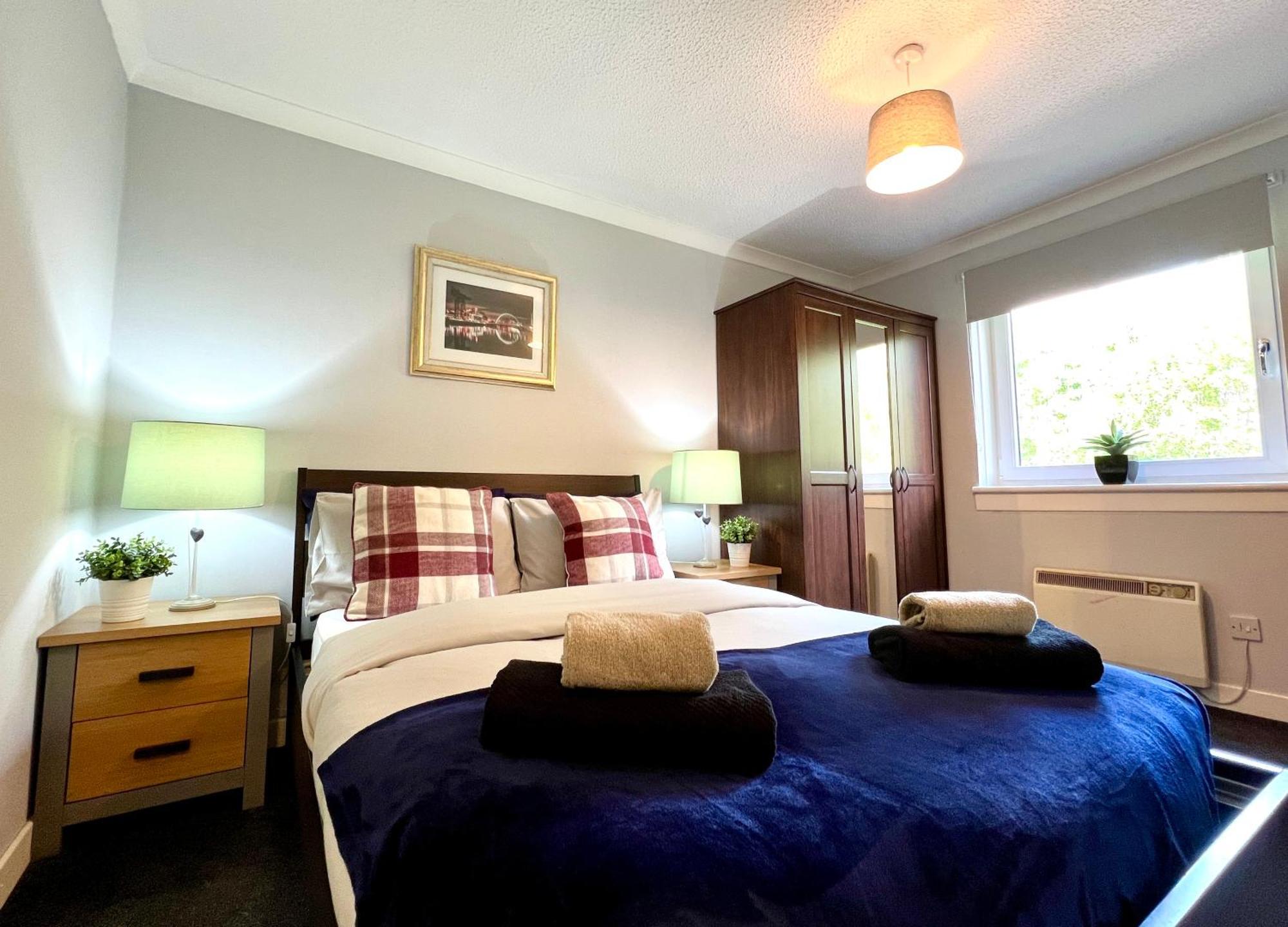 Spacious 2 Bed-Flat In Glasgow City - Free Parking Екстериор снимка
