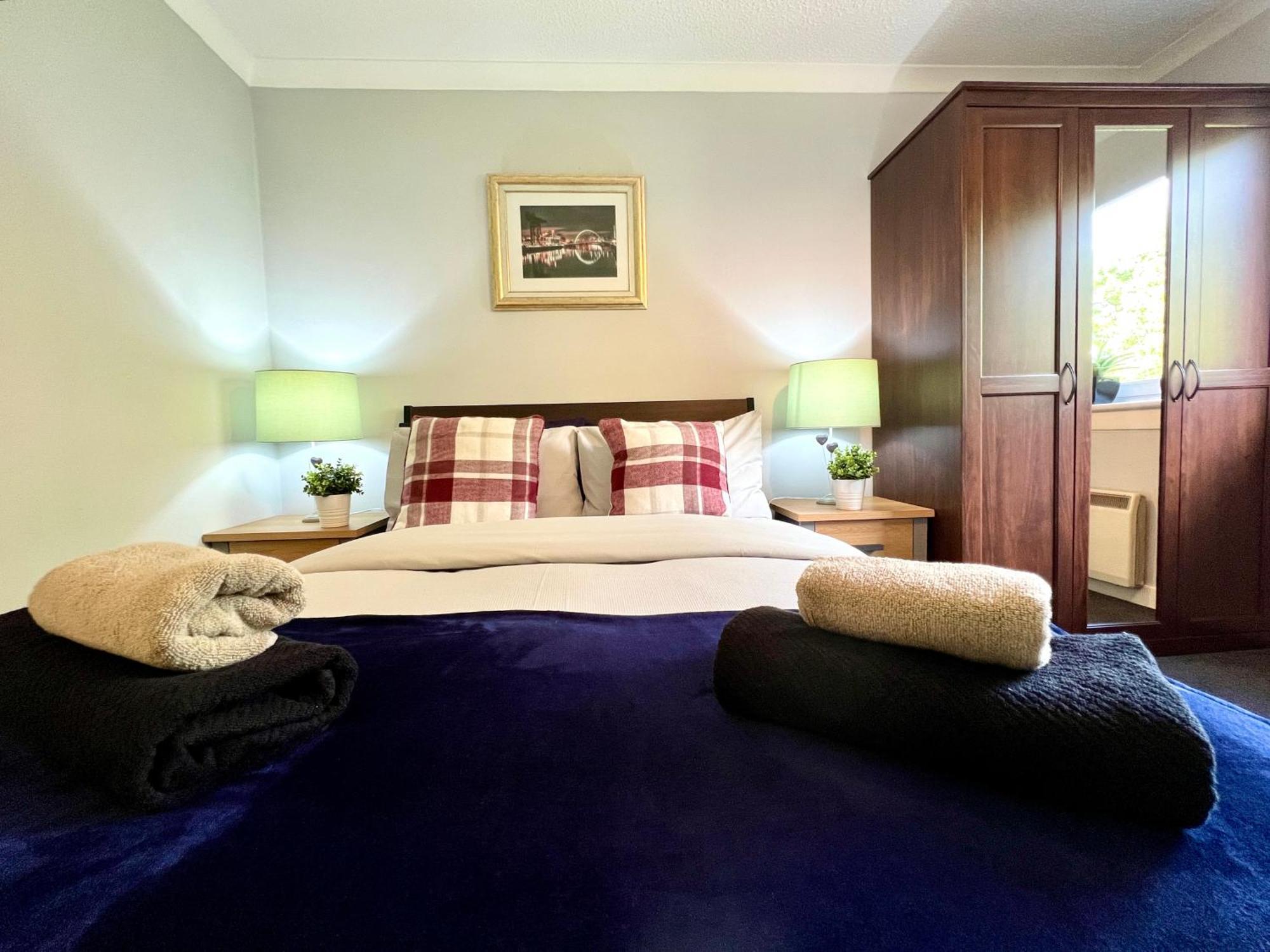 Spacious 2 Bed-Flat In Glasgow City - Free Parking Екстериор снимка