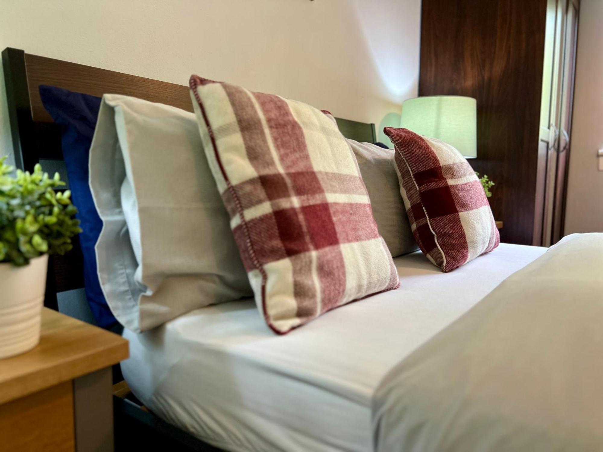 Spacious 2 Bed-Flat In Glasgow City - Free Parking Екстериор снимка