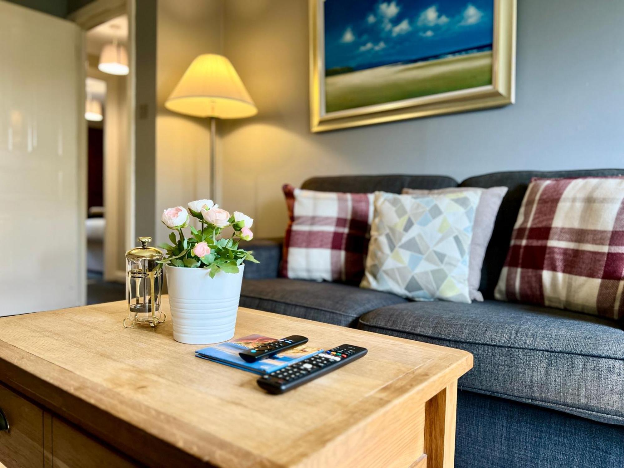 Spacious 2 Bed-Flat In Glasgow City - Free Parking Екстериор снимка