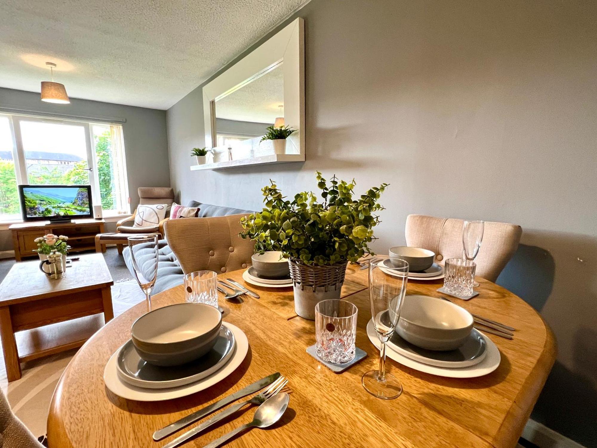 Spacious 2 Bed-Flat In Glasgow City - Free Parking Екстериор снимка