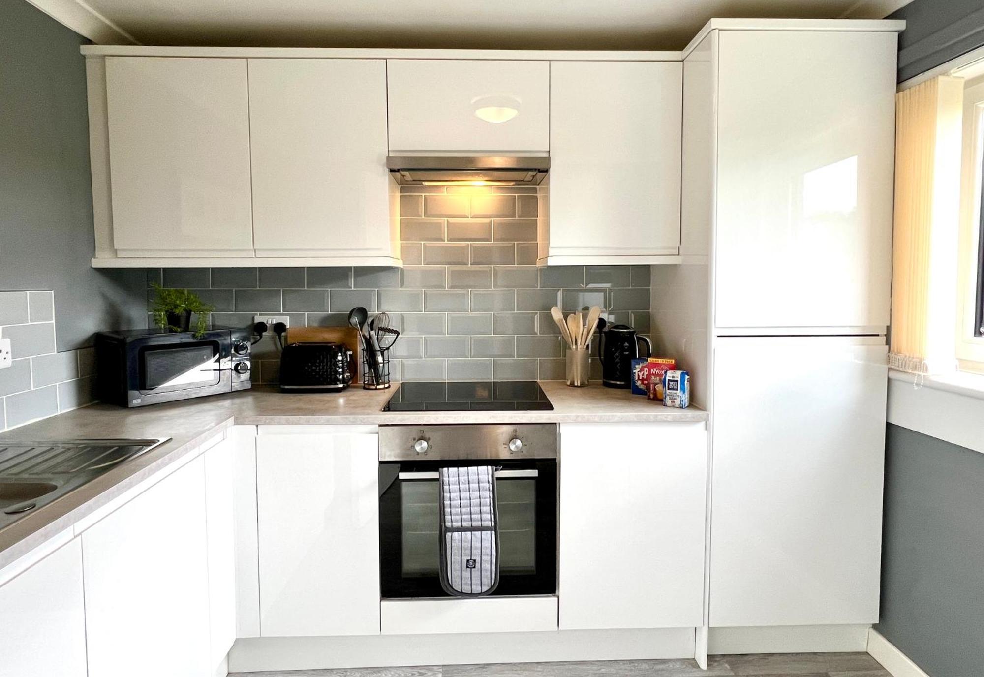 Spacious 2 Bed-Flat In Glasgow City - Free Parking Екстериор снимка